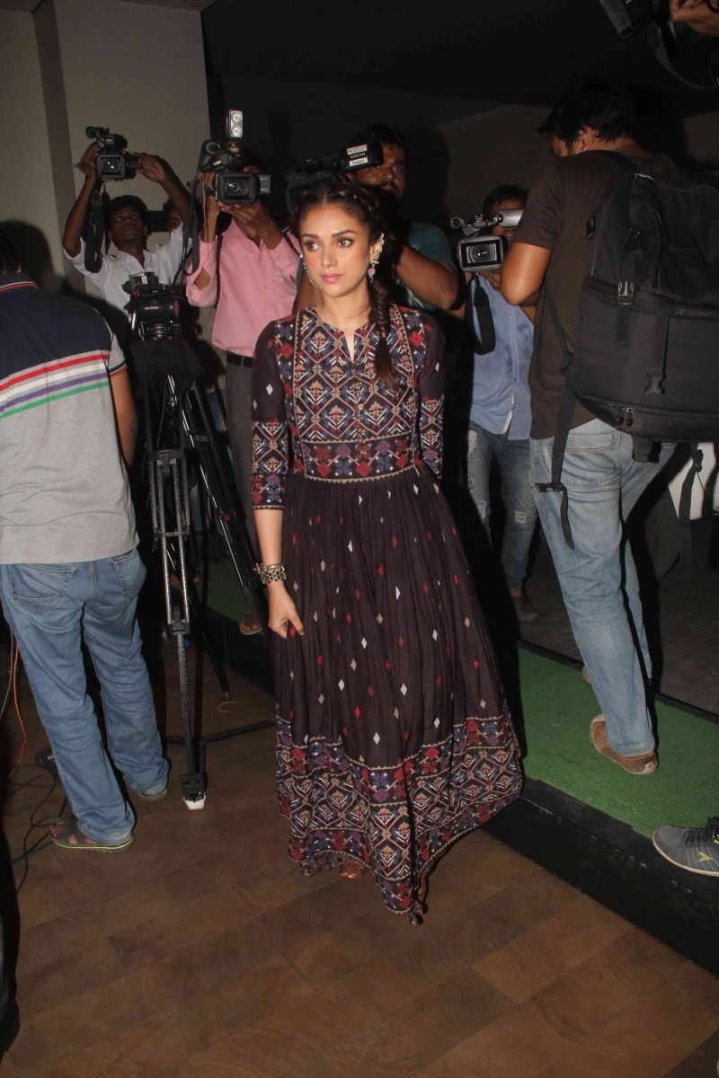 Sonu Nigam, Shreya Ghoshal, Aditi Rao Hydari, Farhan Akhtar snapped at Wazir's Tere Bin song Screening. Wazir,Tere Bin song Screening,Tere Bin,Sonu Nigam,Shreya Ghoshal,Aditi Rao Hydari,Farhan Akhtar