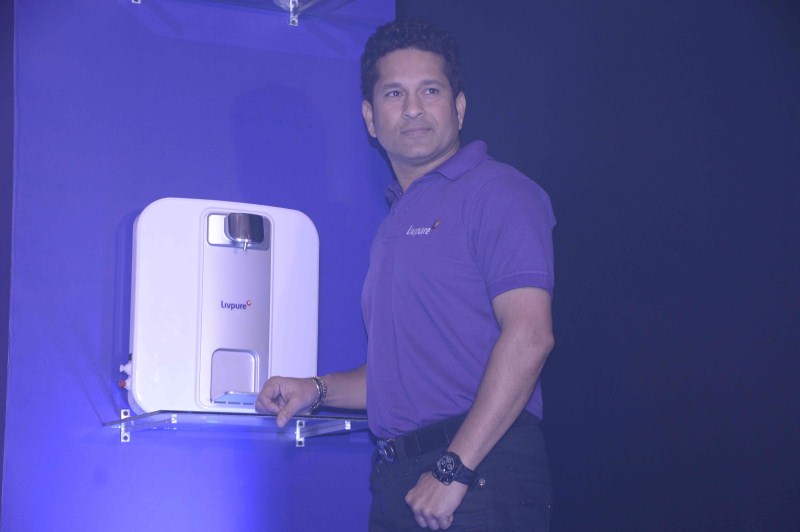 Master blaster Sachin Tendulkar launched a new portable air purifier for cars in India. Sachin Tendulkar,Sachin Tendulkar launches Livpure water purifier,Livpure water purifier,water purifier,Sachin,portable air purifier