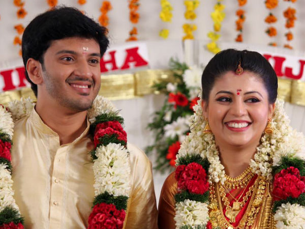 Malayalam actress Nimisha Suresh married Jijish Janardhanan held at Guruvayoor Temple in Kerala. Nimisha Suresh,Nimisha Suresh wedding,Nimisha Suresh wedding pictures,Nimisha Suresh marriage,Nimisha Suresh marriage pictures,Jijish Janardhanan