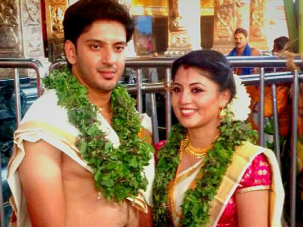 Malayalam actress Nimisha Suresh married Jijish Janardhanan held at Guruvayoor Temple in Kerala. Nimisha Suresh,Nimisha Suresh wedding,Nimisha Suresh wedding pictures,Nimisha Suresh marriage,Nimisha Suresh marriage pictures,Jijish Janardhanan