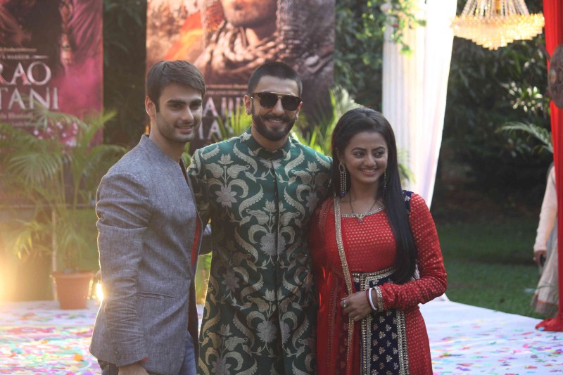 Bollywood actor Ranveer Singh and Actress Deepika Padukone promote 'Bajirao Mastani' on the sets of 'Swaragini'. Bajirao Mastani,Ranveer Singh,Deepika Padukone,Swaragini,Bajirao Mastani promotion,Bajirao Mastani movie promotion,Ranveer Singh and Deepika Padukone