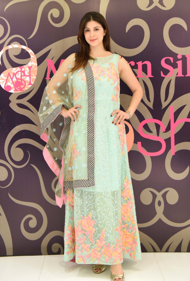 'Jashn', one of the most popular Indian wear fashion brand recently held a fashion show to unveil their latest collection and announce the launch of their new store. Jashn New Collections,Jashn Store Launch,fashion event,fashion show,Indian wear fashion brand