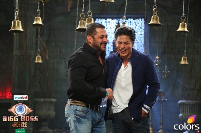 Salman Khan and Shah Rukh Khan relived a Salman Khan and Shah Rukh Khan,Salman Khan,Shah Rukh Khan,Karan Arjun,Bigg Boss Nau,Bigg Boss 9