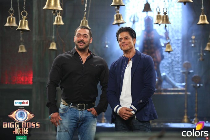 Salman Khan and Shah Rukh Khan relived a Salman Khan and Shah Rukh Khan,Salman Khan,Shah Rukh Khan,Karan Arjun,Bigg Boss Nau,Bigg Boss 9