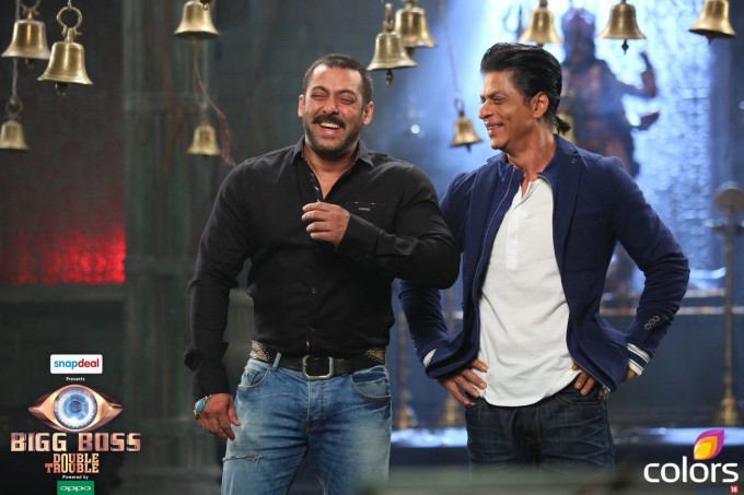 Salman Khan and Shah Rukh Khan relived a Salman Khan and Shah Rukh Khan,Salman Khan,Shah Rukh Khan,Karan Arjun,Bigg Boss Nau,Bigg Boss 9