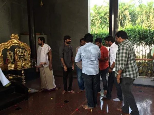 Dhanush's upcoming movie Kodi officially Launched today (11 December). Dhanush, Trisha and Shamile play in the lead role. Dhanush,Kodi Movie Launch,Kodi Movie pooja,Dhanush's Kodi Movie Launch,Dhanush's Kodi Movie pooja,Dhanush new movie launch,Trisha,Shamile