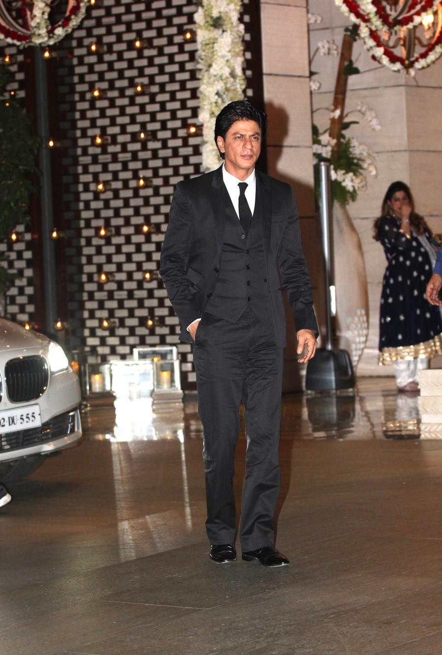 Sachin, Dhoni, Shah Rukh Khan, Kohli attend grand bash for Harbhajan Singh, Rohit Sharma in Mumbai. Rohit Sharma and Ritika Sajdeh wedding reception,Rohit Sharma wedding reception,Ritika Sajdeh wedding reception,Sachin,Dhoni,Shah Rukh Khan,Kohli,Aishwarya Rai Bachchan,Abhishek Bachchan,Akshay Kumar,Harbhajan Singh