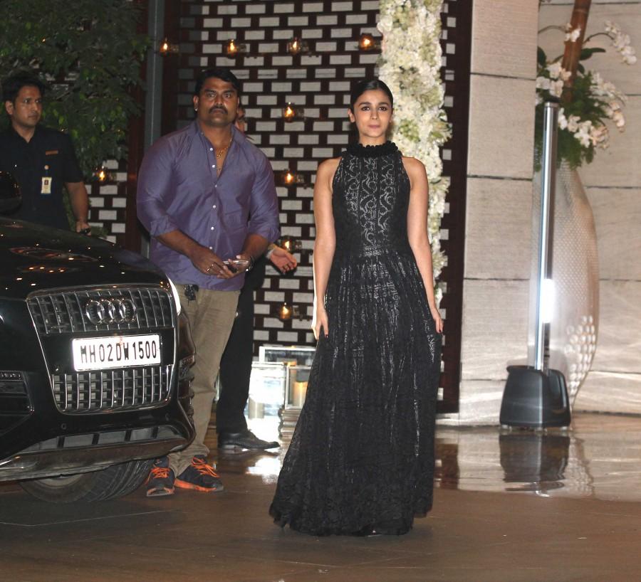 Sachin, Dhoni, Shah Rukh Khan, Kohli attend grand bash for Harbhajan Singh, Rohit Sharma in Mumbai. Rohit Sharma and Ritika Sajdeh wedding reception,Rohit Sharma wedding reception,Ritika Sajdeh wedding reception,Sachin,Dhoni,Shah Rukh Khan,Kohli,Aishwarya Rai Bachchan,Abhishek Bachchan,Akshay Kumar,Harbhajan Singh