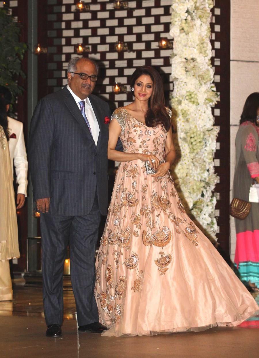 Sachin, Dhoni, Shah Rukh Khan, Kohli attend grand bash for Harbhajan Singh, Rohit Sharma in Mumbai. Rohit Sharma and Ritika Sajdeh wedding reception,Rohit Sharma wedding reception,Ritika Sajdeh wedding reception,Sachin,Dhoni,Shah Rukh Khan,Kohli,Aishwarya Rai Bachchan,Abhishek Bachchan,Akshay Kumar,Harbhajan Singh