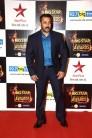 Big Star Entertainment Awards 2015 held on Sunday Night (13 December). Salman Khan, Deepika Padukone, Varun Dhawan, Ranveer Singh, R. Madhavan, Elli Avram, Athiya Shetty, Sonam Kapoor, Varun Dhawan, Amitabh Bachchan and many other celebs attended the event.