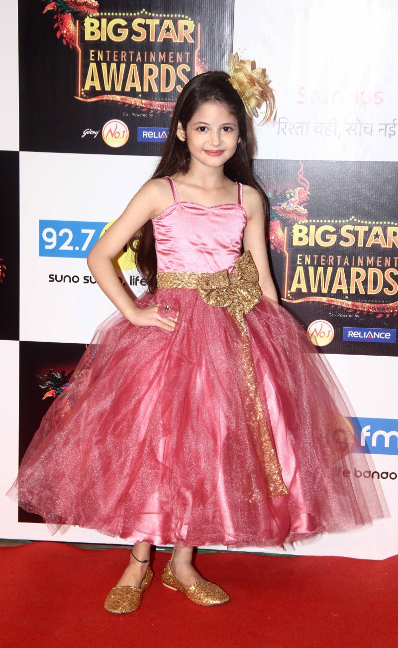 Big Star Entertainment Awards 2015 held on Sunday Night (13 December). Salman Khan, Deepika Padukone, Varun Dhawan, Ranveer Singh, R. Madhavan, Elli Avram, Athiya Shetty, Sonam Kapoor, Varun Dhawan, Amitabh Bachchan and many other celebs attended the event. Big Star Entertainment Awards,Big Star Entertainment Awards 2015,Salman Khan,Deepika Padukone,Ranveer Singh,Akshara Hassan,Anil Kapoor,Athiya Shetty,Elli Avram,Gautam Gulati,Harshaali Malhotra,Kainaat Arora,Madhavan