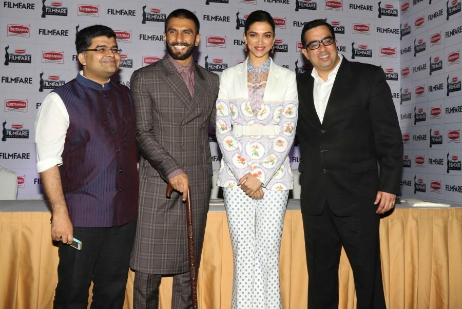 Bollywood actor Ranveer Singh and actress Deepika Padukone at Ranveer Singh,Deepika Padukone,Ranveer Singh and Deepika Padukone,61st Britannia Filmfare Awards,61st Britannia Filmfare Awards 2015,Britannia Filmfare Awards