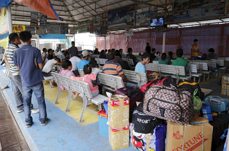 Hundreds of thousands of people were evacuated from the central Philippines on Monday as typhoon Melor, locally known as typhoon Nona, with winds of up to 150 kph (95 mph) made landfall, dumping heavy rain that could cause flooding, landslides and storm surges, authorities warned. Typhoon Melor,Typhoon Melor Hits Philippines,typhoon melor,Powerful Typhoon Melor,typhoon Nona