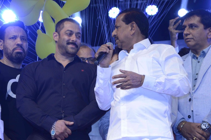 The 3rd edition of Ganesh Naik 'Jio International Women Tennis Championship' 2015 kicked off with much fanfare with the presence of Bollywood's superstar Salman Khan at the Navi Mumbai Sports Association’s tennis courts in Vashi. Salman Khan,Jio International Women Tennis Championship,Salman Khan at Jio International Women Tennis Championship,International Women Tennis Championship,Women Tennis Championship,actor Salman Khan,Salman Khan actor Salman Khan,Salman Khan launches Jio I