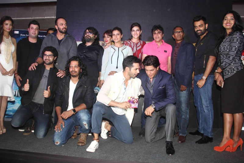 Shah Rukh Khan, Kajol, Varun Dhawan, Kriti Sanon and Rohit Shetty at 'Dilwale Music Celebration' and 'Tukur Tukur' Song Launch. Shah Rukh Khan,Kajol,Varun Dhawan,Kriti Sanon,Rohit Shetty,Dilwale Music Celebration,Dilwale,Tukur Tukur,Tukur Tukur Song Launch