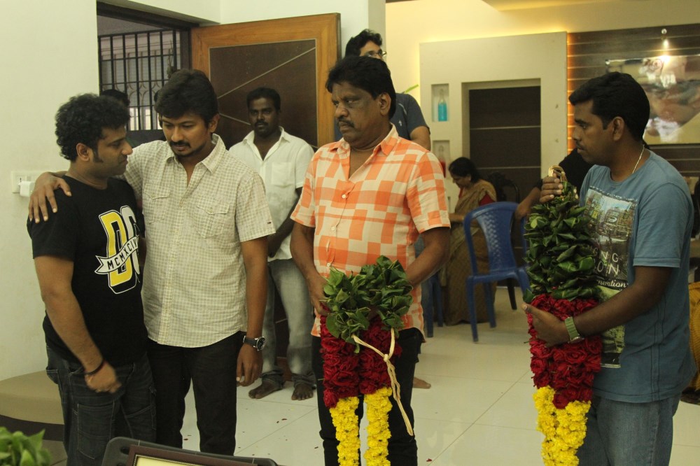 South Indian celebs paid homage to Devi Sri Prasad father Satyamurthy. Chiranjeevi, Suriya, Udhayanidhi Stalin, Allu Aravind, SP Balasubrahmanyam, Mohana Raja, Chimbudevan, Editor Mohan, Vijayakumar, Preetha pay last respects to Satyamurthy. Suriya,Chiranjeevi,Udhayanidhi Stalin,Devi Sri Prasad father Satyamurthy,Satyamurthy,celebs pays homage to Satyamurthy,homage to Satyamurthy