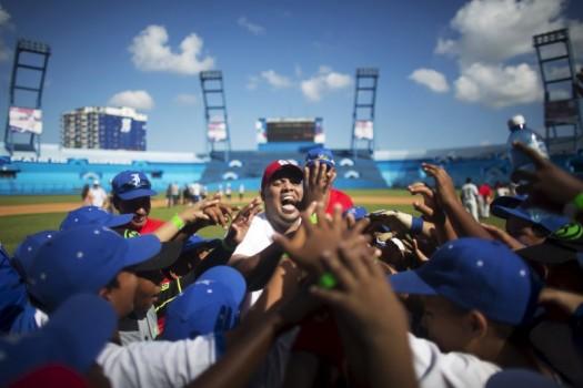Cuban baseball defectors join a Major League Baseball goodwill tour in Havana.