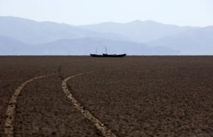 Bolivia's Lake Poopo,Lake Poopo dries up,Lake Poopo,Titicaca,second largest lake