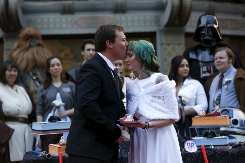 The Force is with an Australian couple who got married as they waited in line for the first U.S. public showings of “Star Wars: The Force Awakensâ€. Star Wars: The Force Awakens,Star Wars,Couple Marries at the TCL Chinese Theatre,Australian couple