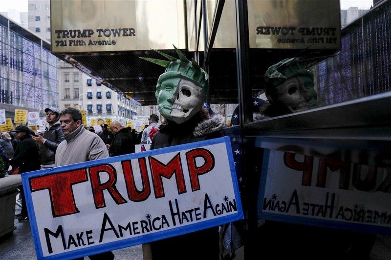 People protest against U.S. Republican presidential candidate Donald Trump. Donald Trump,Protests against Donald Trump,US Republican,People protest