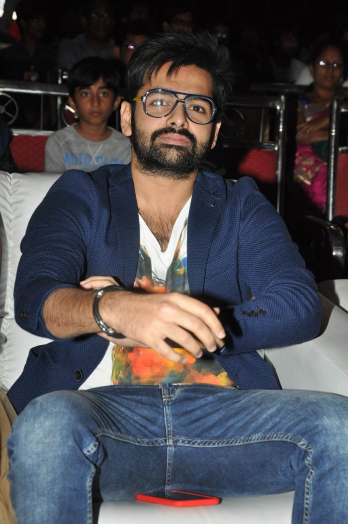 Telugu movie Nenu Sailaja Audio Launch event held at Hyderabad. Ram, Keerthi Suresh, Sree Mukhi, Tanya Hope, Sravanthi Ravi Kishore, Kishore Tirumala, Sathyaraj, Rohini and many other celebs graced the event. Nenu Sailaja,Nenu Sailaja Audio Launch,Ram,Keerthi Suresh,Sree Mukhi,Tanya Hope,Sravanthi Ravi Kishore,Kishore Tirumala,Sathyaraj,Rohini