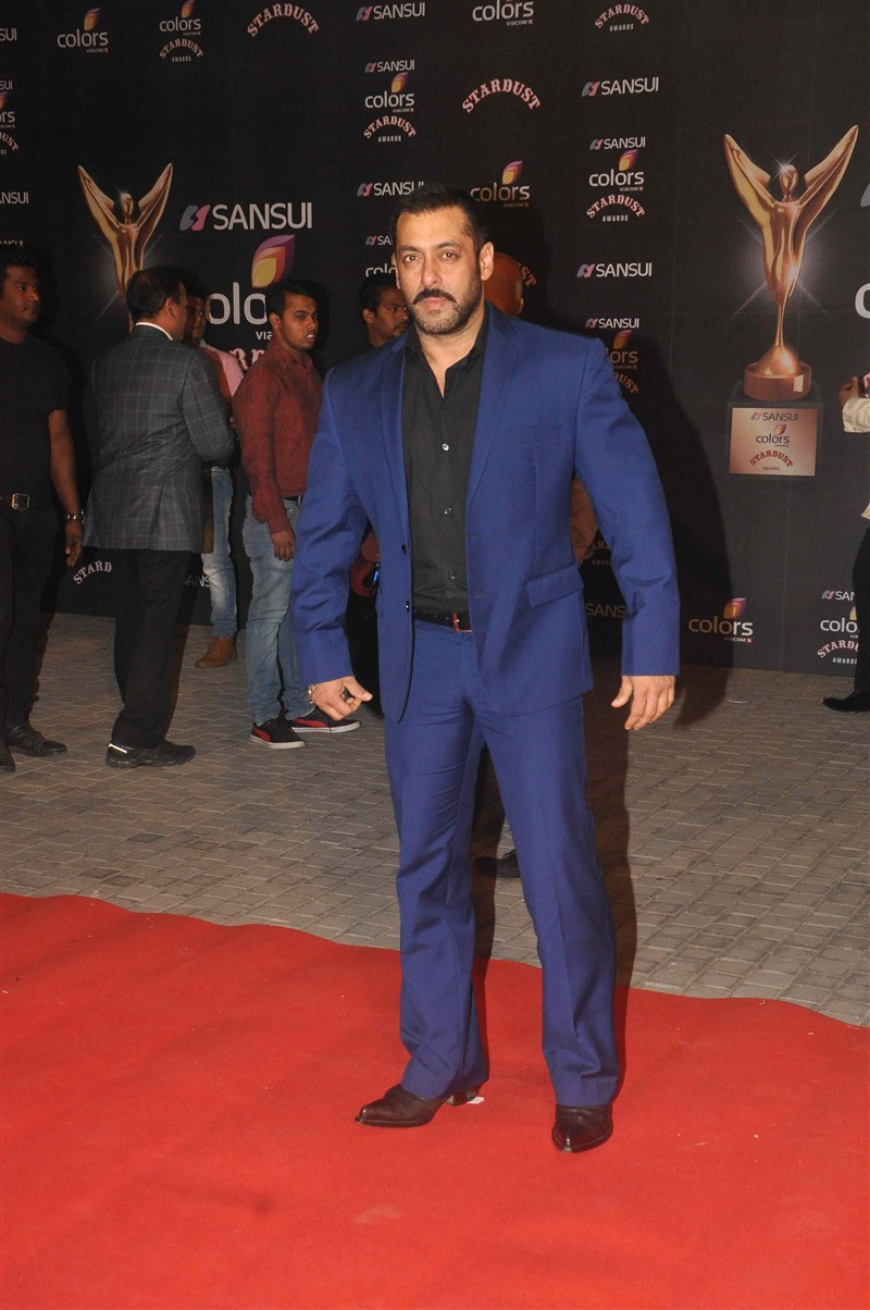 SRK, Salman, Kajol, Amitabh, Aishwarya, Ranveer, Deepika, Sonam, Alia, Jacqueline and many others celeb at Sansui Colors Stardust Awards 2015. Stardust Awards 2015,Stardust Awards,Stardust Awards winners,SRK,Salman Khan,Kajol,Amitabh,Aishwarya,Ranveer,Deepika,Sonam,Alia,Jacqueline