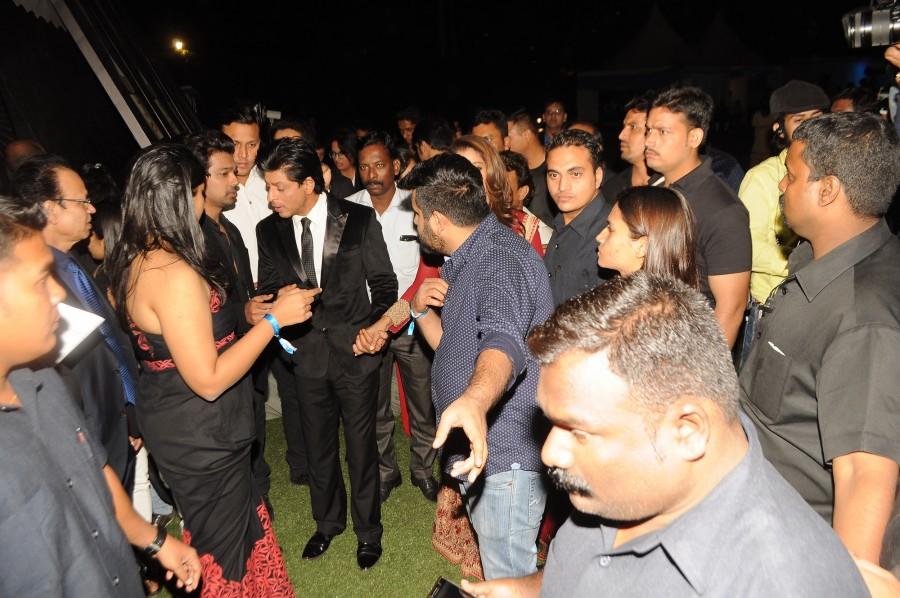 Bollywood actor Shahrukh Khan and Salman Khan met at the backstage of Stardust Awards 2015. Kajol and Varun Dhawan were also the part of the conversation. Stardust award back stage,Shahrukh Khan,Salman Khan,Stardust Awards 2015,Varun Dhawan,Kajol,Aishwarya rai Bachchan,Aishwarya