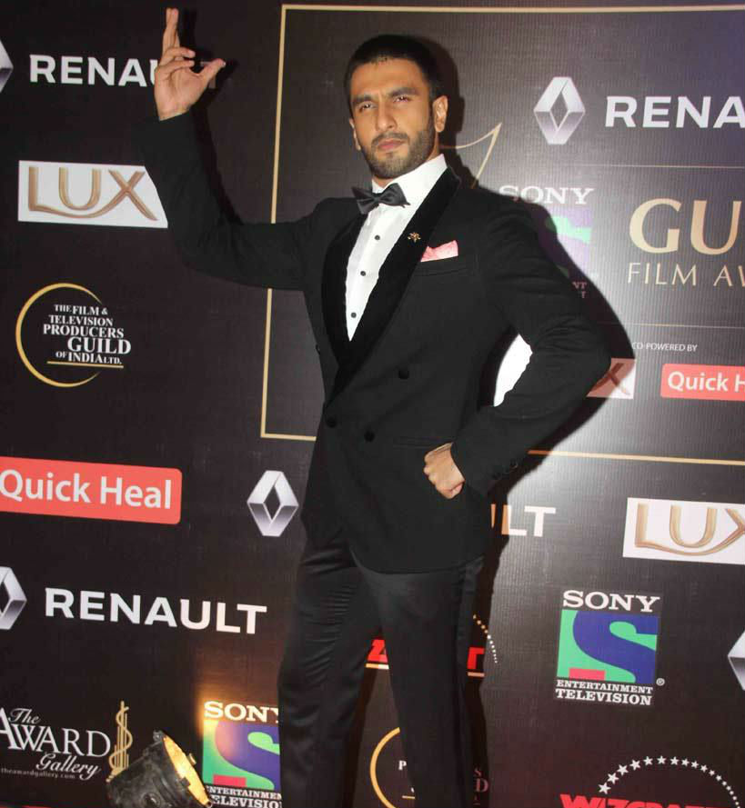 Priyanka Chopra, Sunny Leone, Ranveer Singh, Kriti Sanon, Aditi Rao Hydari, Shahid Kapoor, Elli Avram, Anil Kapoor, Harshali Malhotra, Remo D'Souza and many others graced the red carpet event on Tuesday (22 December) in Mumbai. Guild Awards 2015,Guild Awards,Star guild awards,Priyanka,Sunny Leone,Sonam,Sonakshi,Ranveer