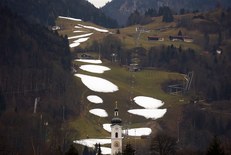 Snow in California, green hills at Europe's ski resorts, and more unusual winter weather around the world. Wild winter weather,Wild winter weather around the world,winter around the world,Snow in California,green hills at Europe,unusual winter weather