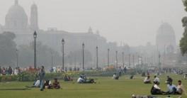 It was a foggy Thursday morning in Delhi with the minimum temperature settling at 7.2 degrees Celsius, a notch below the season's average, the weather office said.