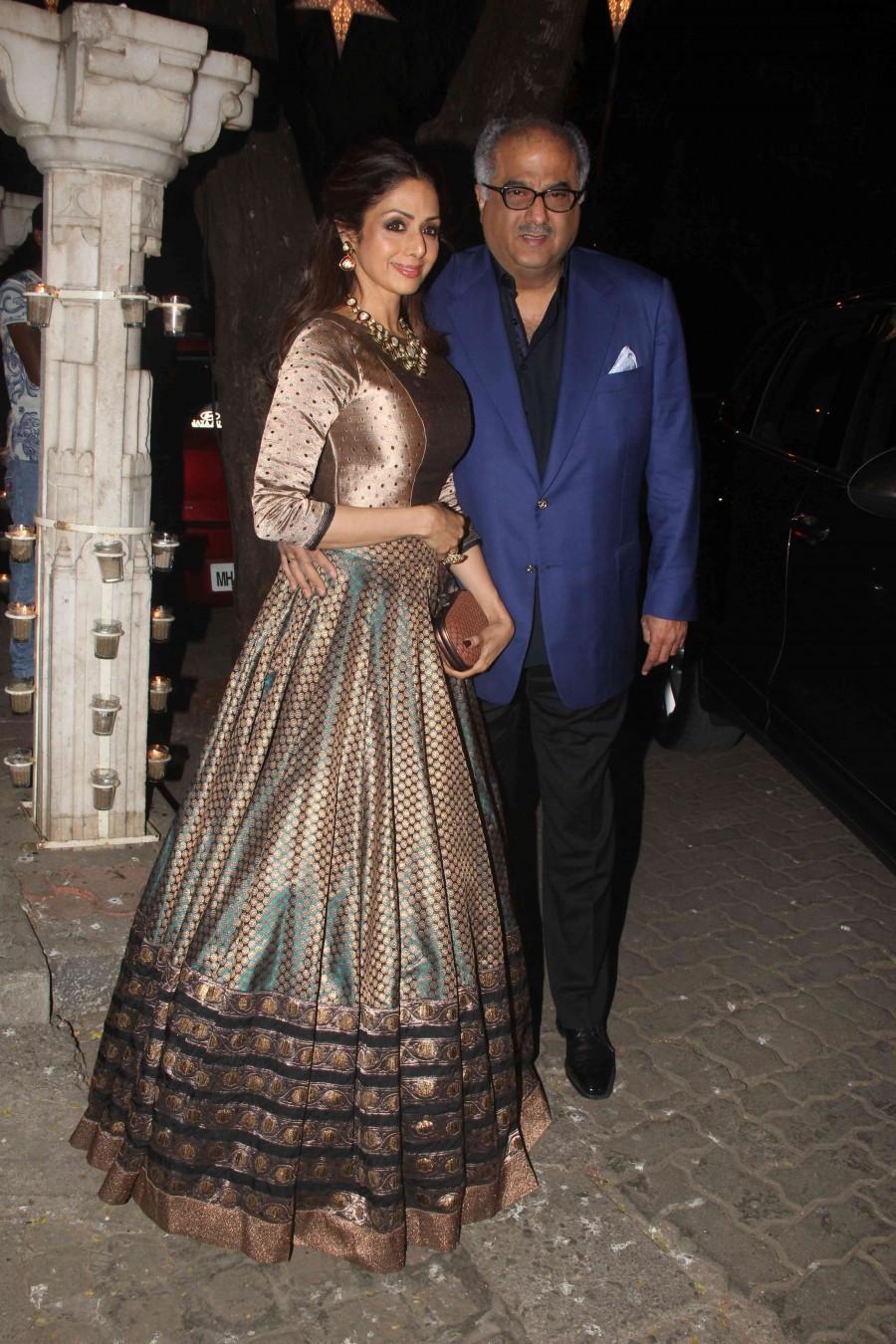 Salman Khan, Aamir Khan, Varun Dhawan, Ranveer Singh, Arjun Kapoor, Saif Ali Khan, Kareena Kapoor, Sonam Kapoor, Anupam Kher, Farah Khan, Boney Kapoor, Sridevi, Farhan Akhtar, Jackie Shroff, Subash Ghai, David Dhawan and many other Bollywood celebs graced the Anil's birthday party. Anil Kapoor Birthday Celebration,Anil Kapoor Birthday,Salman Khan,Aamir Khan,Varun Dhawan,Ranveer Singh,Arjun Kapoor,Saif Ali Khan,Kareena Kapoor,Sonam Kapoor,Anupam Kher,Farah Khan,Boney Kapoor,Sridevi,Farhan Akhtar,Jackie Shroff,Subash Ghai,David Dhawan