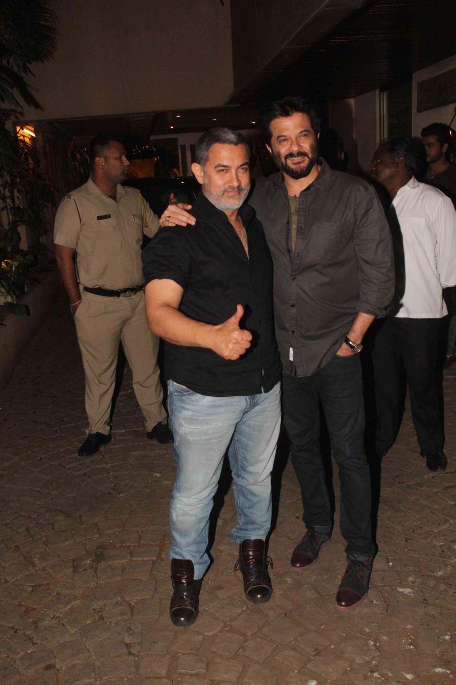 Salman Khan, Aamir Khan, Varun Dhawan, Ranveer Singh, Arjun Kapoor, Saif Ali Khan, Kareena Kapoor, Sonam Kapoor, Anupam Kher, Farah Khan, Boney Kapoor, Sridevi, Farhan Akhtar, Jackie Shroff, Subash Ghai, David Dhawan and many other Bollywood celebs graced the Anil's birthday party. Anil Kapoor Birthday Celebration,Anil Kapoor Birthday,Salman Khan,Aamir Khan,Varun Dhawan,Ranveer Singh,Arjun Kapoor,Saif Ali Khan,Kareena Kapoor,Sonam Kapoor,Anupam Kher,Farah Khan,Boney Kapoor,Sridevi,Farhan Akhtar,Jackie Shroff,Subash Ghai,David Dhawan