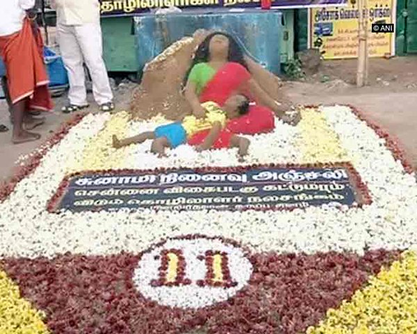 People living in Tamil Nadu's coastal districts affected by the 2004 tsunami on Saturday paid homage to the thousands who were swallowed by the giant waves on this day. 2004 tsunami victims,Tamil Nadu pays homage to tsunami victims,homage to tsunami victims,tsunami,chennai tsunami