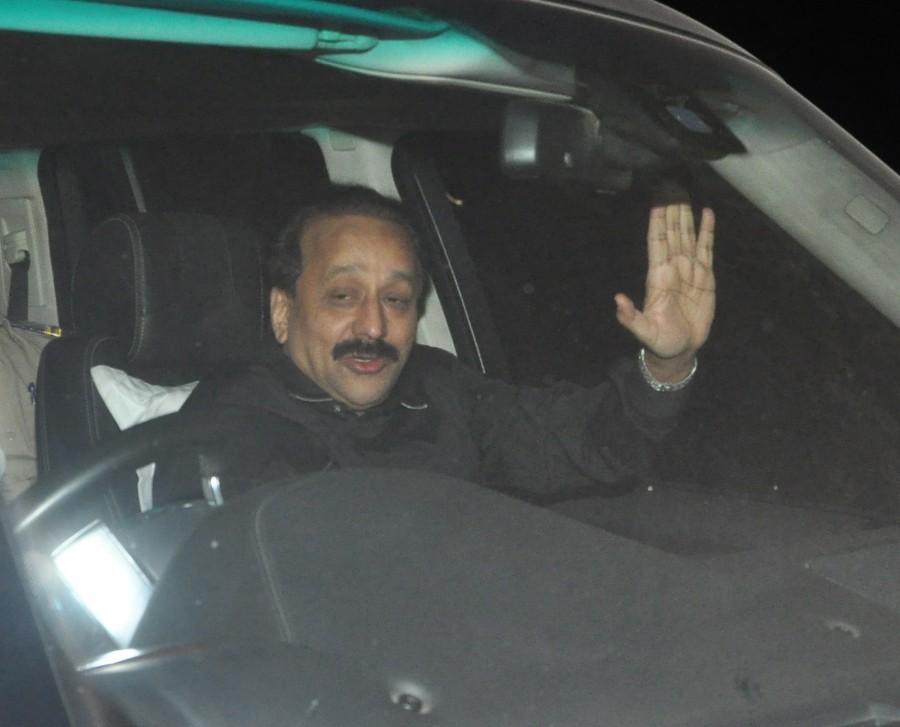 Superstar Salman Khan, who turned 50 on Sunday, had a huge birthday bash at his Panvel farmhouse Saturday night. Celebs like Asin, Dino Morea, Kangna Ranaut, Neil Nitin Mukesh, Sania Mirza, Anil Kapoor, Riteish Deshmukh, Genelia, Mallika Sherawat, Boney Kapoor, Prabhu Deva, Sooraj Pancholi, Jacqueline Fernandez, Kriti Sanon, Sonakshi Sinha and many other celebs graced the event. Salman Khan's Birthday Party,Salman Khan's Birthday bash,Salman Khan Birthday Party,Asin,Dino Morea,Kangna Ranaut,Neil Nitin Mukesh,Sania Mirza,Anil Kapoor,Riteish Deshmukh,Genelia,Mallika Sherawat,Boney Kapoor,Prabhu Deva,Sooraj Pancholi,Jacque