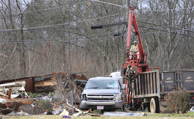 Tornadoes, torrential rains and flash flooding devastate states across the central U.S. Tornadoes,torrential rains,US storms and tornadoes,US storms,US tornadoes,Severe storms ravage U.S