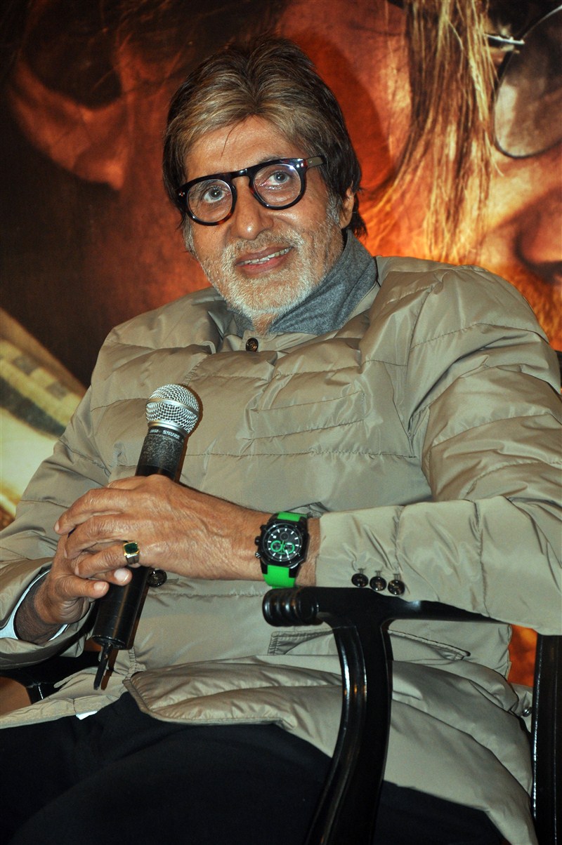 Amitabh Bachchan promotes Wazir,Amitabh Bachchan,Wazir,Wazir promotion,Wazir promotion in Kolkata,Bollywood actor Amitabh Bachchan,Big B,bollywood movie Wazir