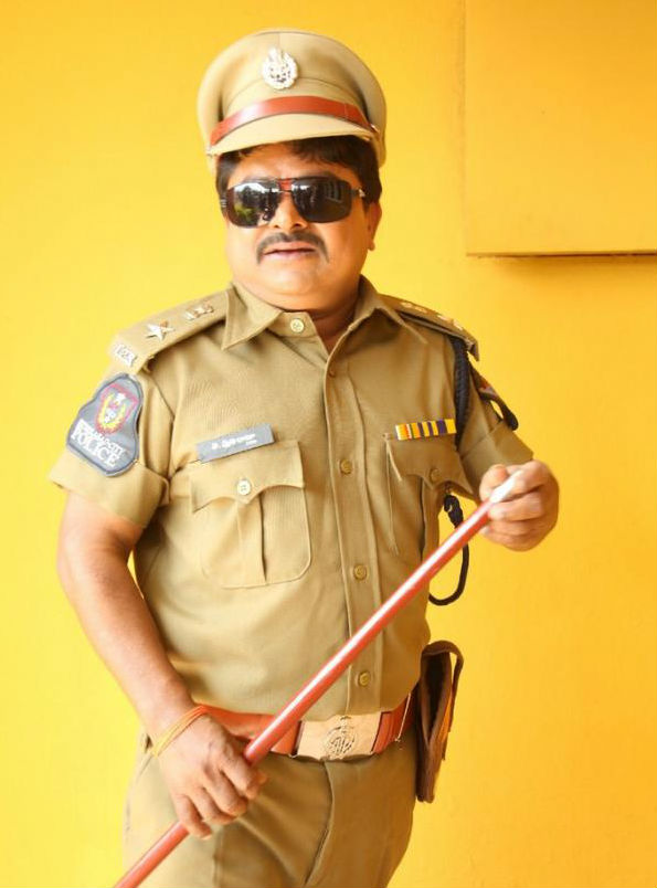 Telugu character artist 'Potti' Rambabu breathed his last on Tuesday morning at his residence. He was 35. 'Potti' Rambabu Passes Away,Potti Rambabu Passes Away,Potti Rambabu,Potti Rambabu dead,Actor Potti Rambabu,Comedian Potti Rambabu Dies,Potti Rambabu Dies