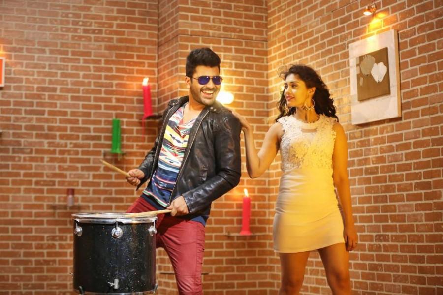 Express Raja is an upcoming Telugu movie directed by Merlapeka Gandhi and produced under the banner of UV Creations. Sharwanand and Surabhi in the lead role. Express Raja,Express Raja movie stills,Sharwanand,Surabhi,Sushanth,Brahmaji,Express Raja movie pics,Express Raja movie images,Express Raja movie photos,Express Raja movie pictures