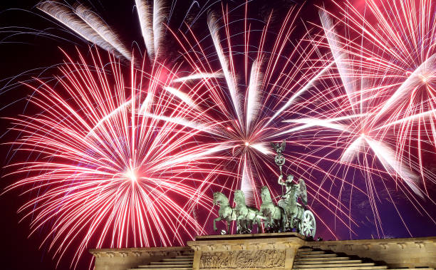 Happy New Year 2016: Top Quotes, Messages and Wishes to Share. Happy New Year 2016,Happy New Year,New year quotes,Best Quotes,Sayings,Messages,New Year Wishes,Greetings,New Year greetings,New Year Quotes,New Year sayings