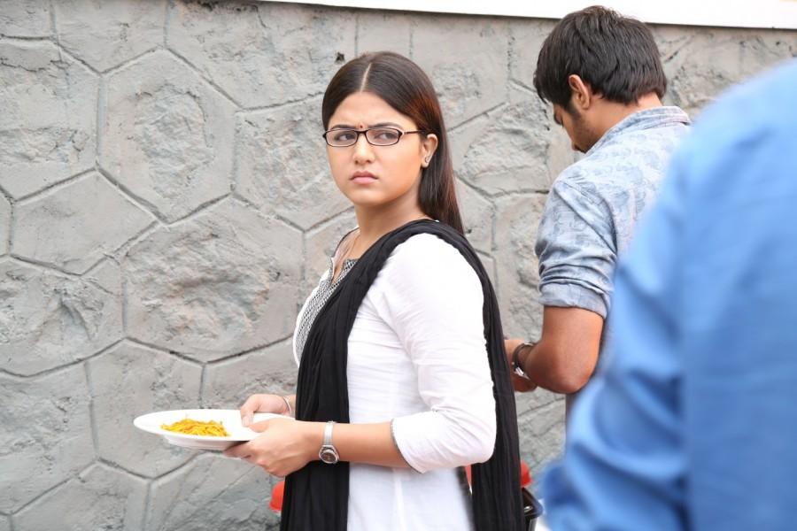 Maalai Nerathu Mayakkam is an Indian Tamil romantic love film directed by Gitanjali Selvaraghavan and story Written by Selvaraghavan. Starring Balakrishna Kola and Wamiqa Gabbi in the lead role. Maalai Nerathu Mayakkam,Balakrishna Kola,Wamiqa Gabbi,Gitanjali Selvaraghavan,Selvaraghavan,Maalai Nerathu Mayakkam movie stills,Maalai Nerathu Mayakkam movie pics,Maalai Nerathu Mayakkam movie images,Maalai Nerathu Mayakkam movie photos,Maalai Nerathu Ma