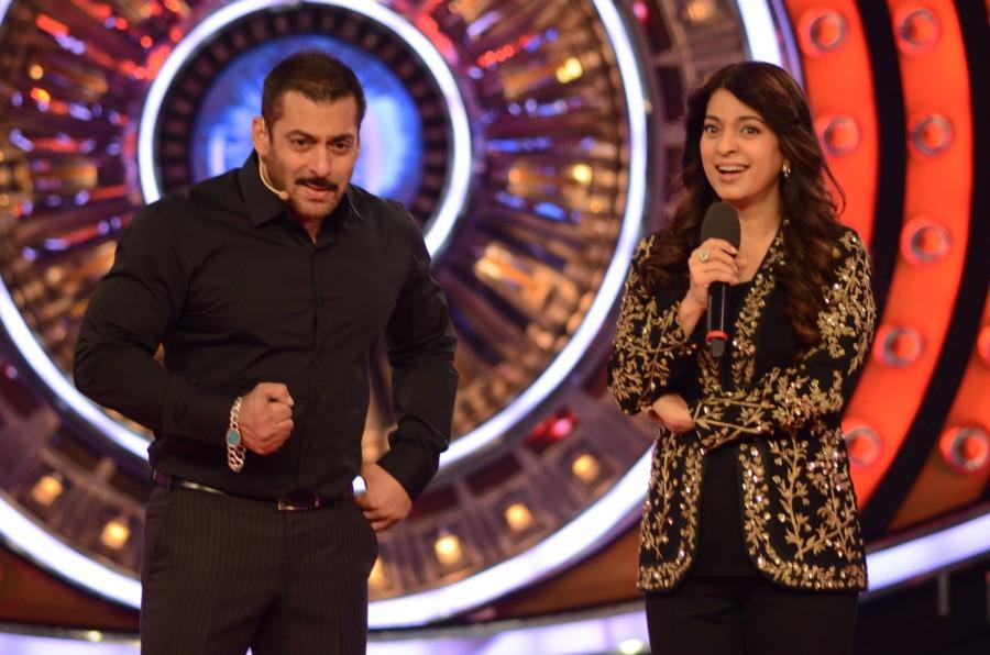 Actress Juhi Chawla's added a lot of cheer to the Bigg Boss 9 house this weekend. Along with Tanishaa Mukherjee (ex-Bigg Boss contestant) also entered the house to have a heart-to-heart chat with the housemates. Juhi Chawla,Bigg Boss Double Trouble,Tanishaa Mukherjee,Bigg Boss 9,Juhi Chawla on Bigg Boss Double Trouble,Bigg Boss 9 house