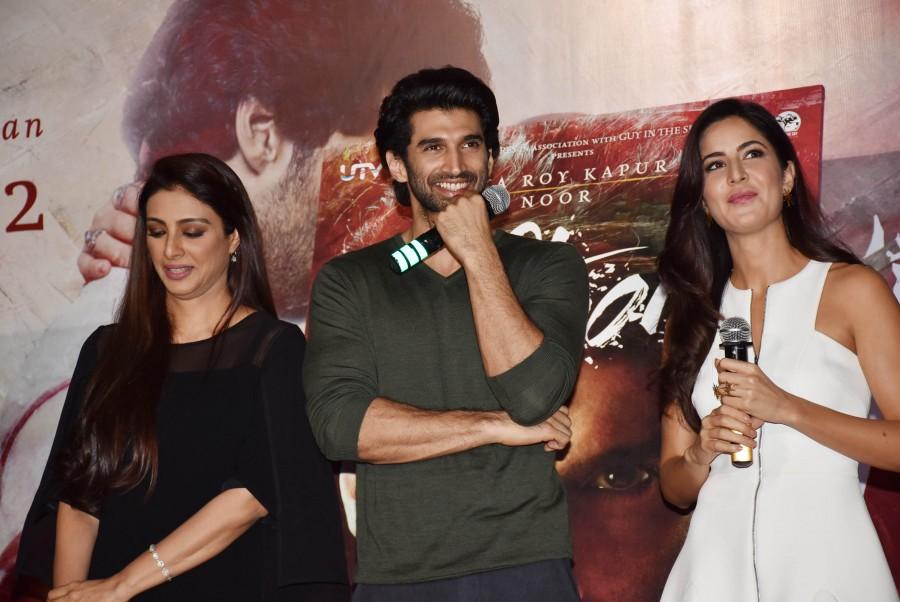 Bollywood actress Katrina Kaif, Tabu, actor Aditya Roy Kapoor and Abhishek Kapoor at Fitoor Trailer launch. Katrina Kaif,Aditya Roy Kapoor,Fitoor Trailer,Fitoor Trailer launch,Katrina Kaif at Fitoor Trailer launch,Aditya Roy Kapoor at Fitoor Trailer launch,Fitoor Trailer launch pics,Fitoor Trailer launch images,Fitoor Trailer launch photos,Fitoor Trailer launch