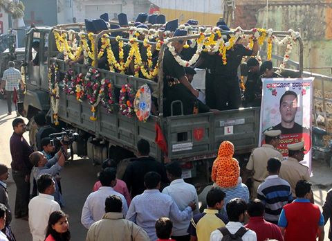 Hundreds of people pay homage to Lieutenant Colonel Niranjan Kumar at BEL grounds in Bengaluru, who lost his life during the combing operations in Pathankot.