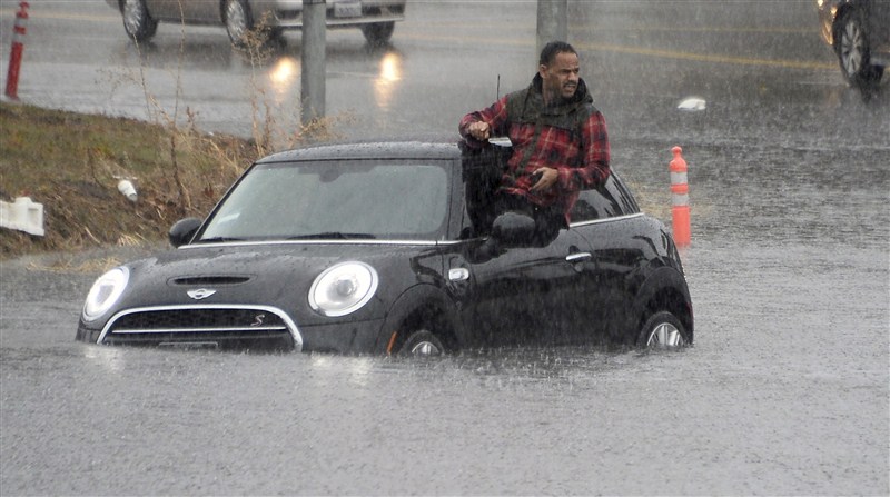 An El Nino-strengthened storm brings widespread rain to California triggering flooding that clogged roadways, and authorities warned residents about possible mud slides. El Nino,El Nino hits California,El Nino finally hits California,California triggering flooding,California flooding,El Nino's Storm,El Nino Storm