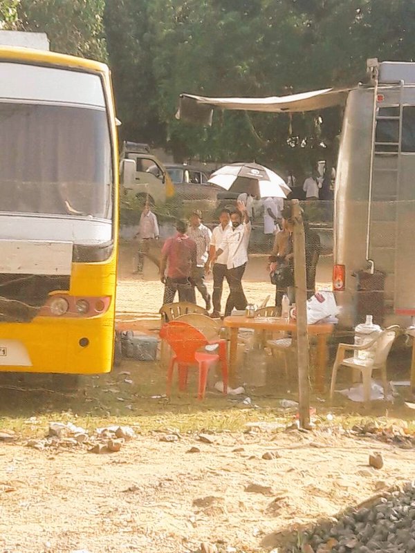 Actor Dhanush currently sports a thick beard for one of his roles in upcoming Tamil political thriller Dhanush,actor Dhanush,Dhanush in kodi,Dhanush thick beard for Kodi film,Kodi,Kodi movie shotting,Durai Senthil Kumar,trisha,Shamlee,Trisha Krishnan