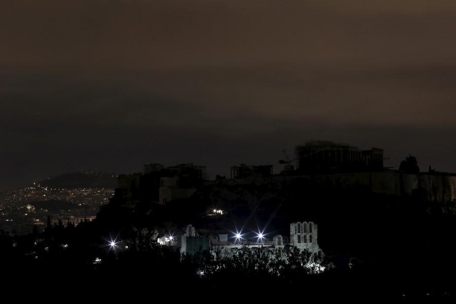 The hill of the Acropolis is pictured during Earth Hour in Athens Earth Hour 2015,28 March,spectacular images,climate change,black out,lights off,photos