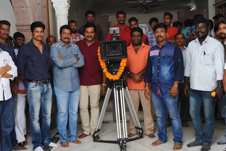 Eedu Gold Ehe Movie launched held at Hyderabad. Actor Sunil, Director Veeru Potla, Producer Anil Sunkara, Cinematographer Devraj graced the event. Eedu Gold Ehe,Eedu Gold Ehe movie launched,Eedu Gold Ehe movie opening,Eedu Gold Ehe movie launch,Sunil,Veeru Potla,Anil Sunkara,Devraj,Eedu Gold Ehe movie launch pics,Eedu Gold Ehe movie launch images,Eedu Gold Ehe movie launch photos,Eedu Gold Ehe movie