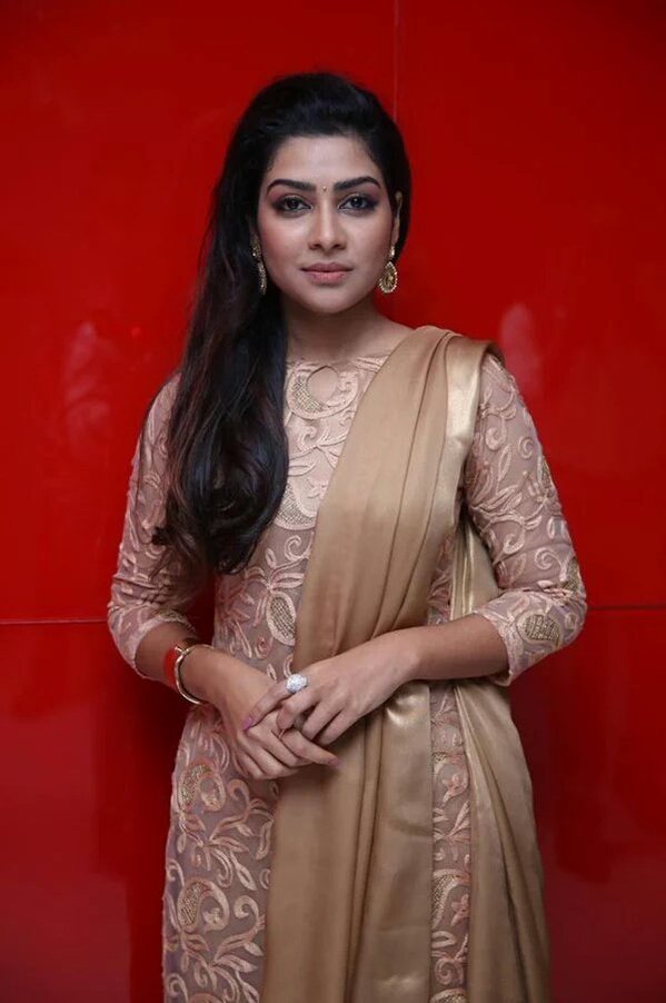 AR Murugadoss at Vijay Antony's Pichaikkaran Audio Launch. Pichaikkaran Audio Launch,AR Murugadoss,AR Murugadoss at Pichaikkaran Audio Launch,Vijay Antony's Pichaikkaran Audio Launch,Vijay Antony,Satna Titus,Pichaikkaran Audio Launch pics,Pichaikkaran Audio Launch images,Pichaikkaran Audio Launch photos,Pich
