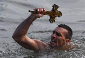 Epiphany day celebrations,Epiphany day,Christians around the world celebrate Epiphany,Epiphany,christ Jesus,epiphany 2016,three kings,Orthodox christmas,Pope Francis,Epiphany day celebrations pics,Epiphany day celebrations images,Epiphany day celebrations