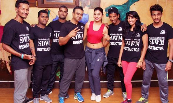 Actress Avani Modi of Madhur Bhandarkar's 'Calendar Girls' fame recently attended a brand new fitness regime known as 'Bokwa' at dance and fitness expert Shirish Thakkar's SDWM studio located in Juhu, Mumbai.